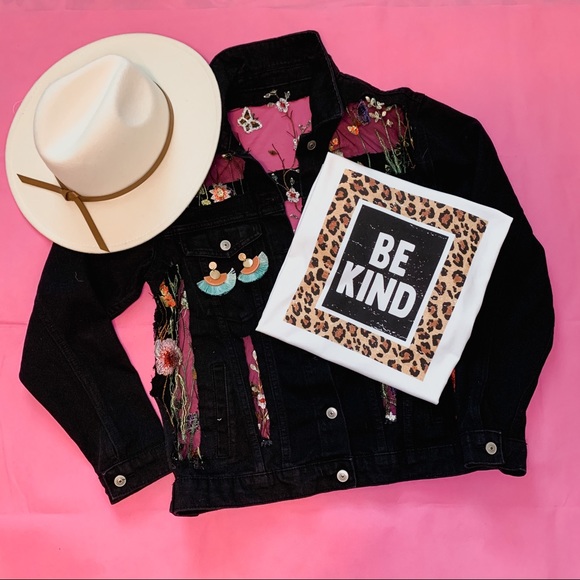 “Be Kind” Leopard Print Bella Canvas Graphic Tee - Picture 5 of 5